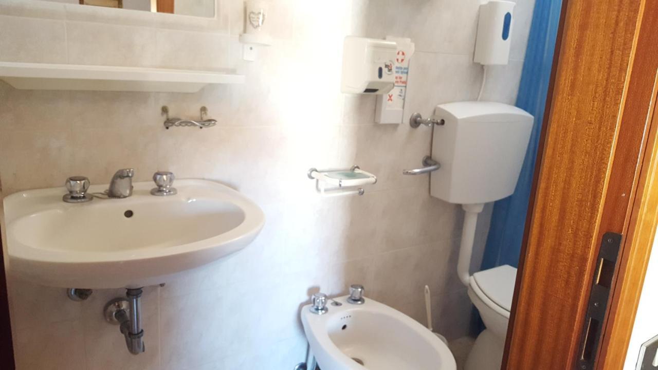 Hotel Villa Claudio Marina di Massa Eksteriør bilde