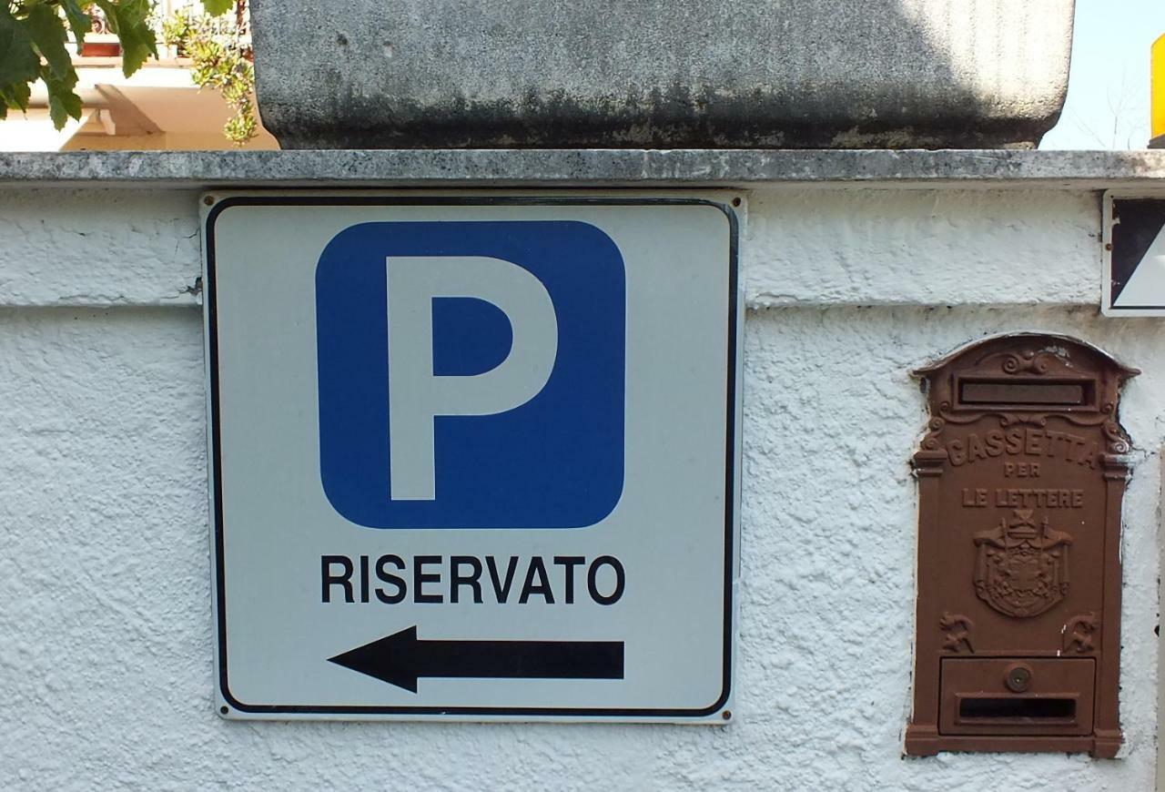 Hotel Villa Claudio Marina di Massa Eksteriør bilde