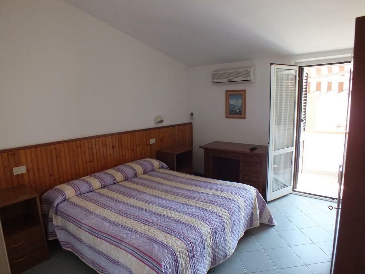 Hotel Villa Claudio Marina di Massa Eksteriør bilde