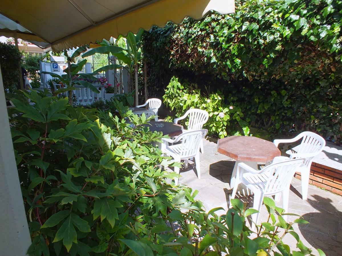 Hotel Villa Claudio Marina di Massa Eksteriør bilde